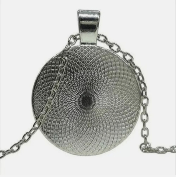 New Ganesh Silver Glass Cabochon Necklace. - Picture 6 of 7